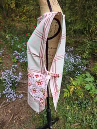 Image 3 of Cotton Kitchen Smock Apron in Cheerful Peonies
