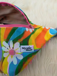 Image 2 of Catching Feelings - Mid-Size 