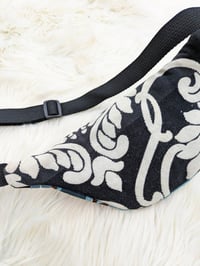 Image 4 of Slippery People - Mid-Size 