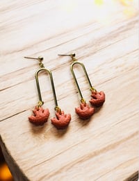 Image 2 of Maple Arch