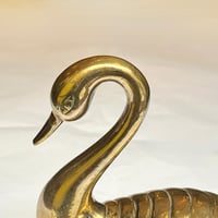 Image 5 of Figurine grand cygne en laiton – Décoration vintage années 70 