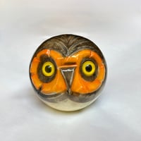 Image 1 of Presse-papier sculpture Hibou ou chouette en albâtre  sculptée à la main . Vintage 1970 