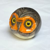 Image 2 of Presse-papier sculpture Hibou ou chouette en albâtre  sculptée à la main . Vintage 1970 