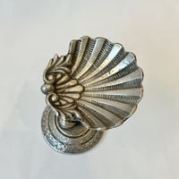 Image 3 of Ancienne salière sur pied avec dauphin et coquillage en bronze argenté fin XIXe 