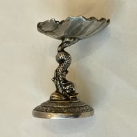 Image 7 of Ancienne salière sur pied avec dauphin et coquillage en bronze argenté fin XIXe 