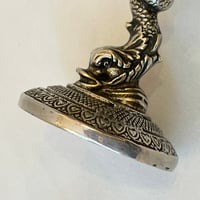 Image 6 of Ancienne salière sur pied avec dauphin et coquillage en bronze argenté fin XIXe 