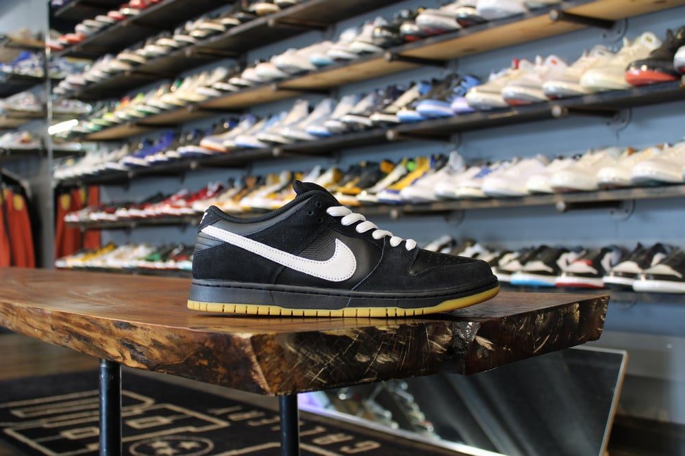 SB DUNK LOW PRO "BLACK/GUM" *USED* (2025)