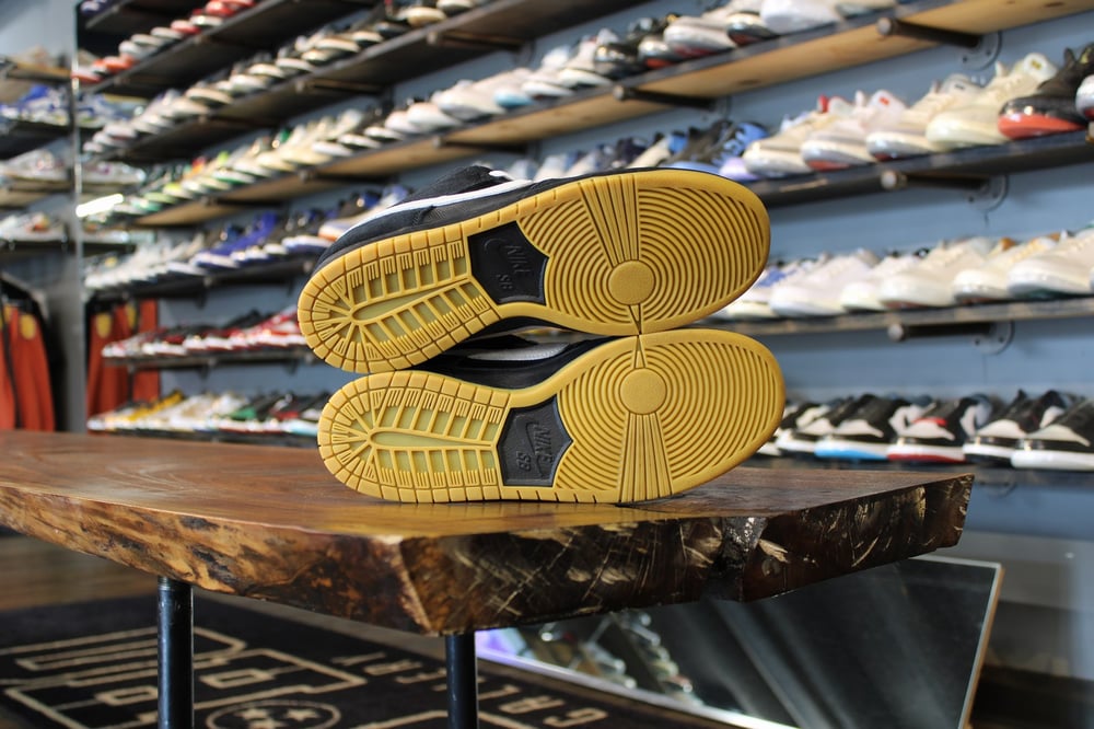SB DUNK LOW PRO "BLACK/GUM" *USED* (2025)