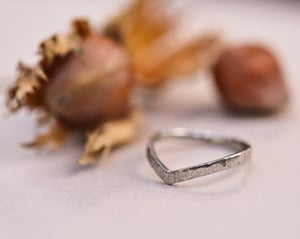 Image of Platinum, 2mm width band, Horn textured wishbone ring