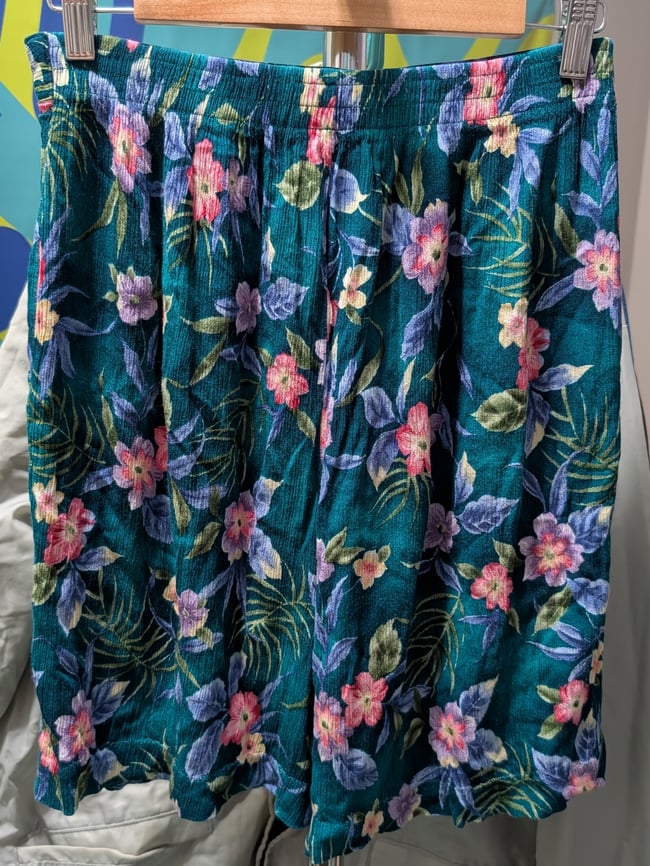 Vntg Jaclyn Smith Textured Tropical Floral Shorts w/ Pockets Sz M