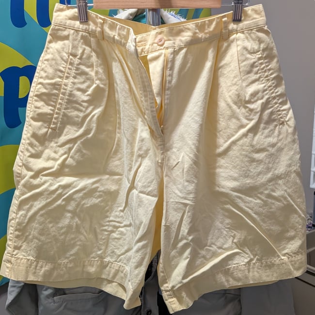 Vntg IZOD Pastel Yellow Cotton Shorts Sz 14