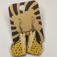 Image 2 of Istuva leopardi korvakorut