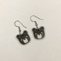 Image 2 of Mustavalkoiset nallet korvakorut