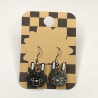 Mustavalkoiset pupt korvakorut