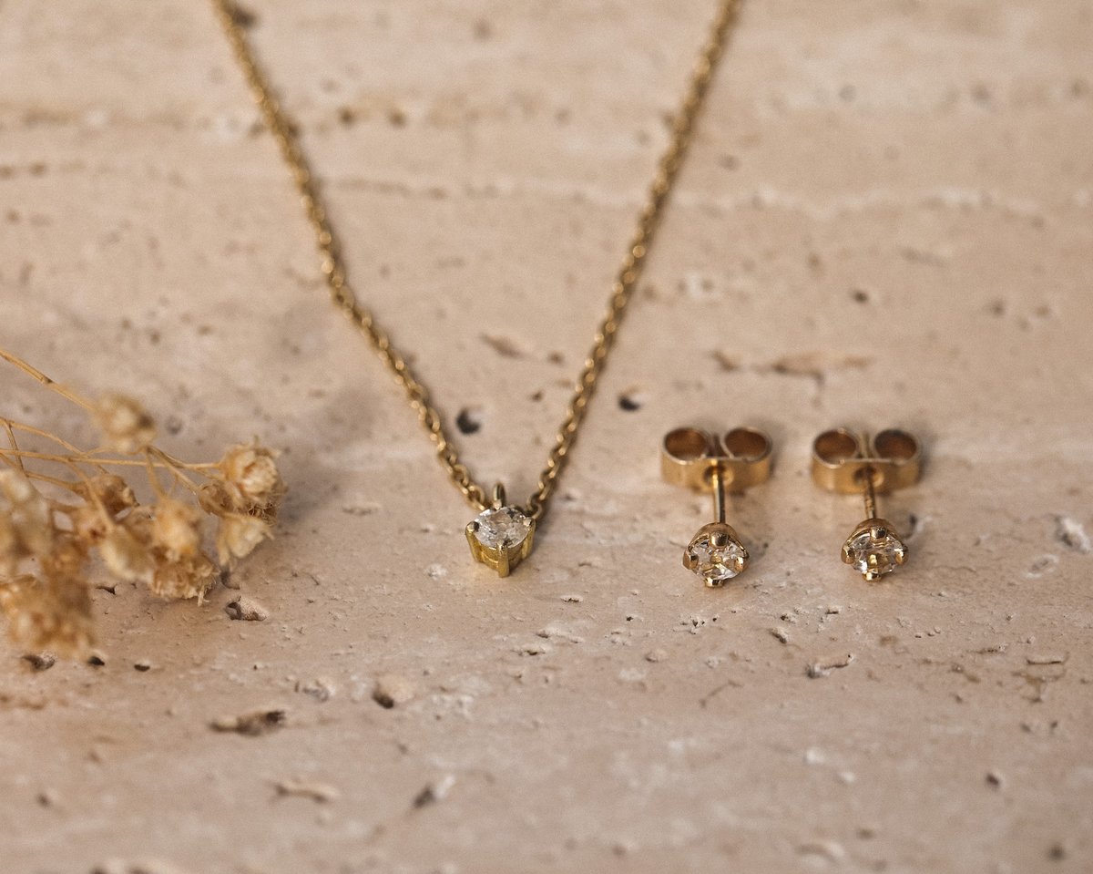 Image of Old-cut diamond pendant and earrings