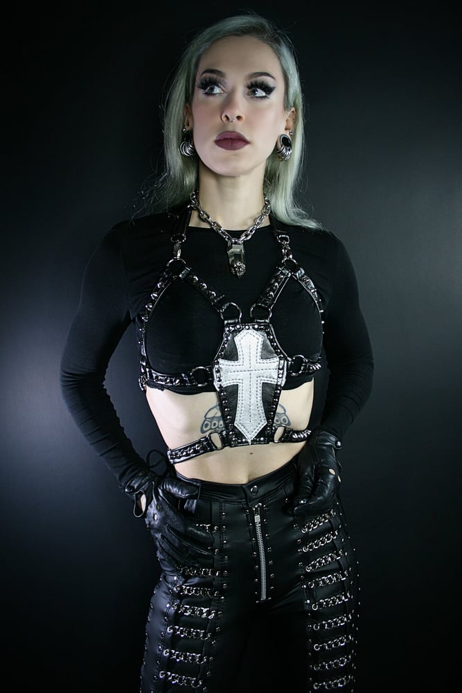 Image of CHRISTIAN WOMAN HARNESS