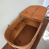Image 3 of (L)  Vintage Picnic Basket