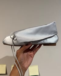 Image 3 of NOELLE 2.0, in powder gray