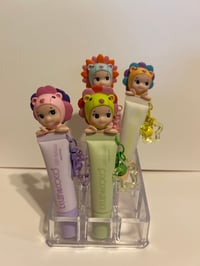 Image 4 of FLOWER GIFT LIPPIES 