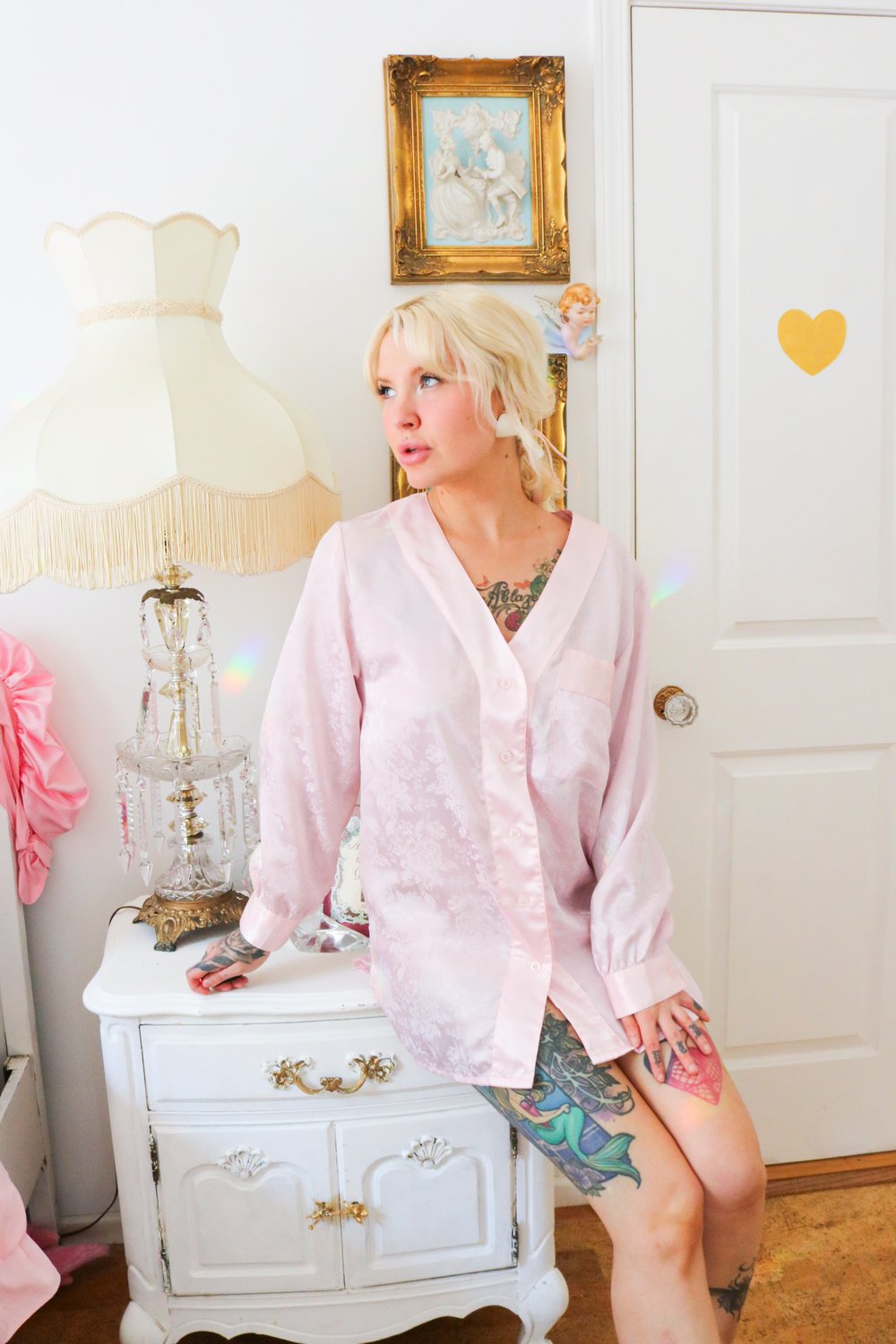 1980s Jayre Pastel Pink Silky Brocade Sleep Shirt (Small)
