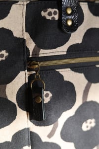 Image 5 of Black Beauty Pebble Tote