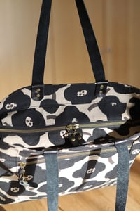 Image 3 of Black Beauty Pebble Tote