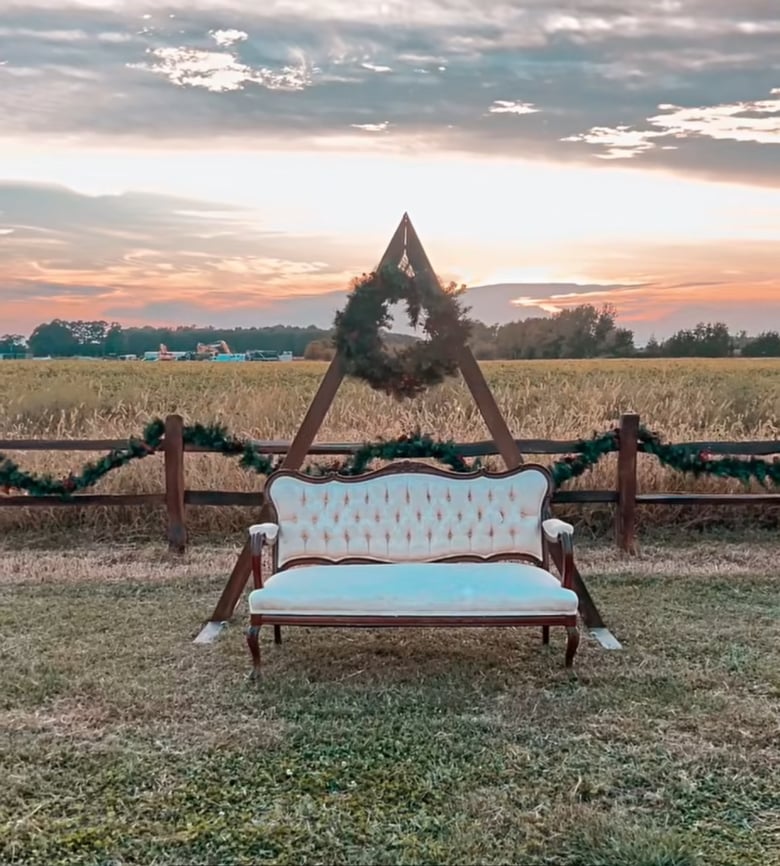 Image of VA HOLIDAY ON THE FARM MINI SESSIONS 11-23-25 - $225