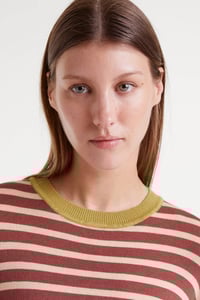 Image 2 of  Jersey cuello pico azul marrón y beige