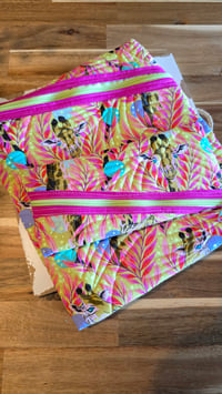 Image 1 of Giraffe hemmingway pouch 