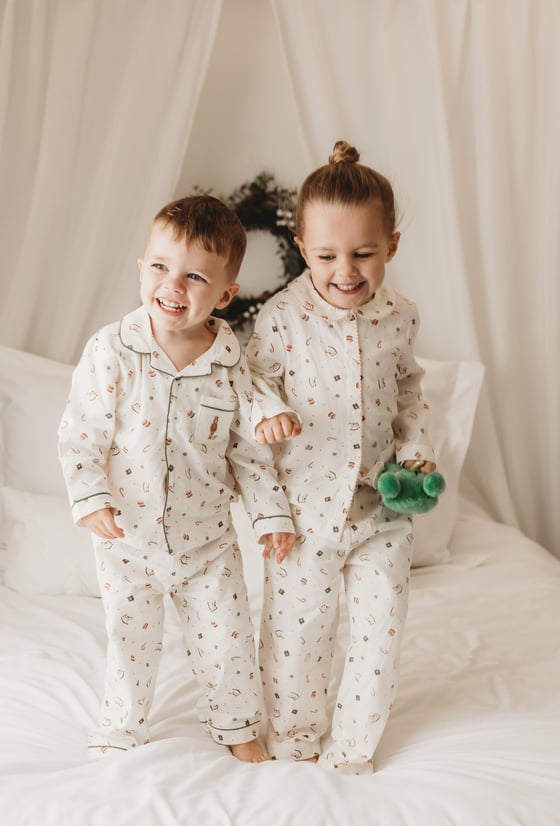 Image of Indoor Christmas mini session // Monday 10th November 2025 // £50 non refundable deposit