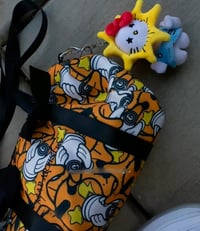 Image 2 of glo kitty keychain
