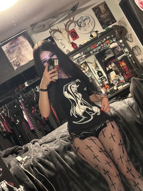 Image of  BATTY OVER LILY M  Mens shirt-  med last shirt 