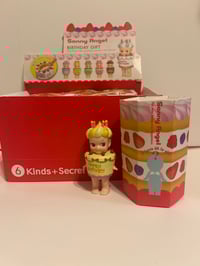 Image 1 of BIRTHDAY GIFT SERIES MINI FIGURE