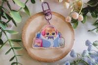Comfy Gaming Cat - Keychain