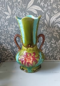 Image 1 of Ancien vase en barbotine 