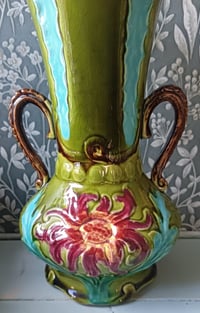 Image 3 of Ancien vase en barbotine 