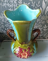 Image 4 of Ancien vase en barbotine 