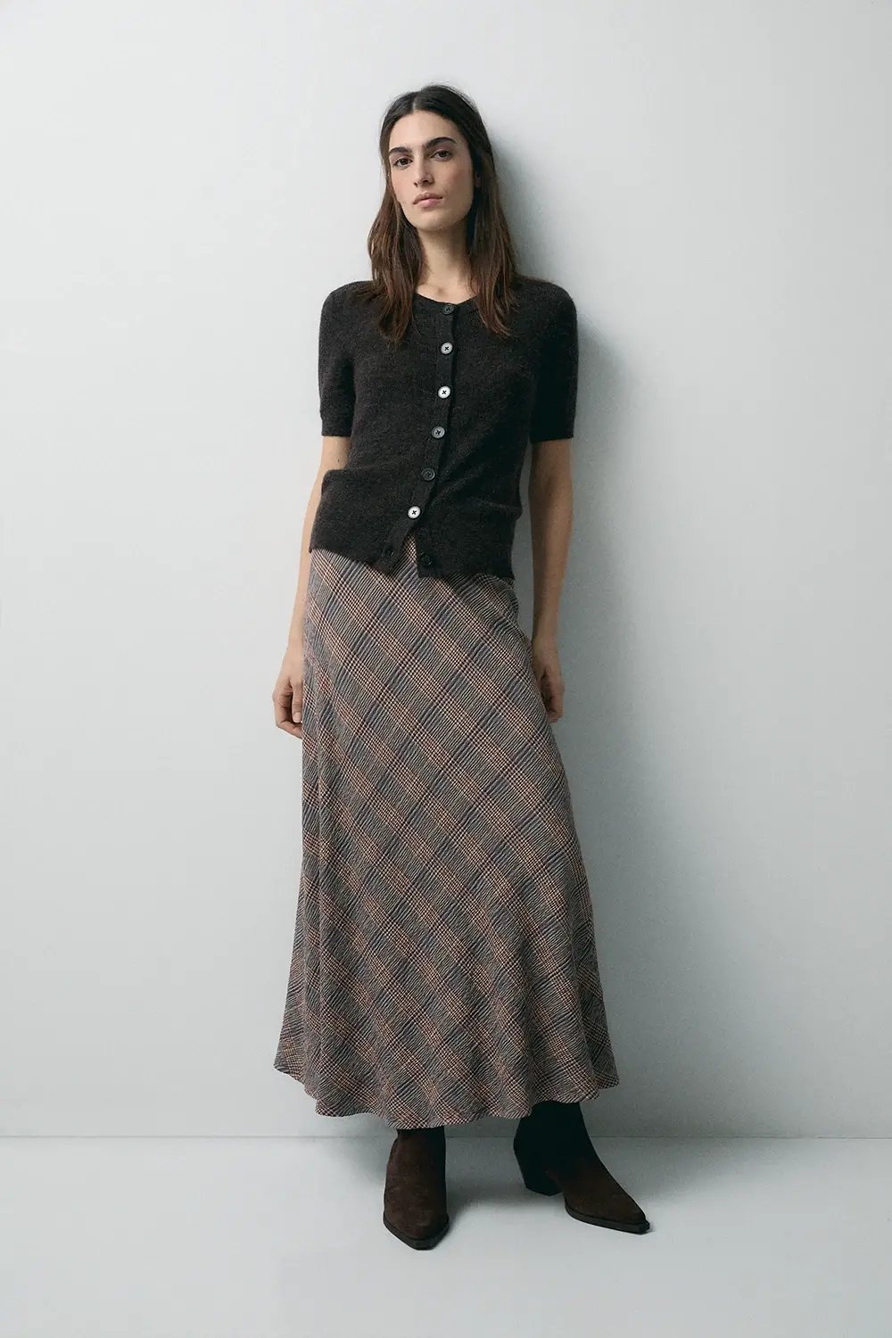 Image of 2-Falda Ness