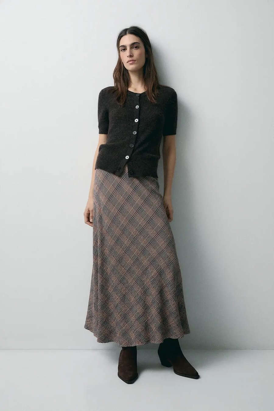 Image of 2-Falda Ness