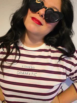 Camiseta a little bit dramatic