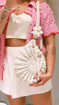 Image 2 of Nautilus bag pearly hues