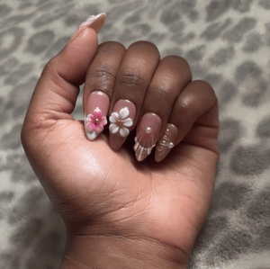 Image of 💎 Pearl Blossom