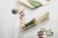 Image 1 of Retro Flower (Snow) - Pocket Fountain Pen