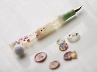 Image 2 of Retro Flower (Snow) - Pocket Fountain Pen