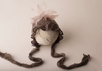 Image 2 of ADRIA soft bonnet with pom