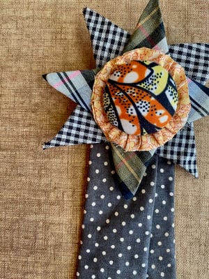 Image of rosette - no. 15