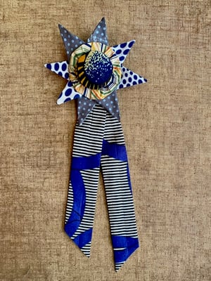 Image of rosette - no. 16