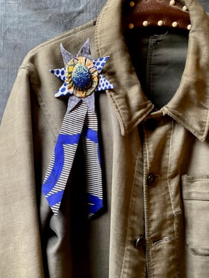 Image of rosette - no. 16