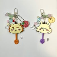 Image 4 of Smiski Acrylic Frame Key Chains