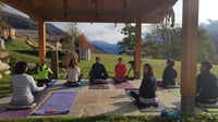 Image 3 of <b>RITIRI YOGA IN NATURA</b>